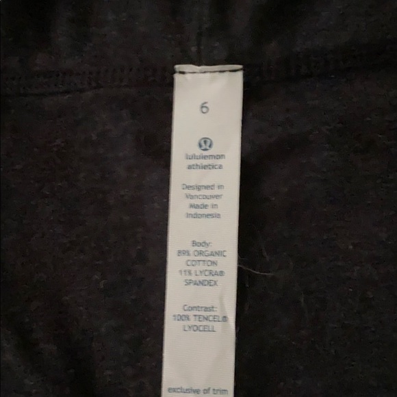 Like new lululemon wrap, size 6 - Picture 3 of 3